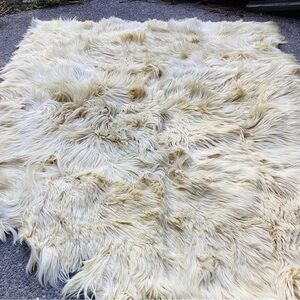 Luxurious Cream Shaggy Rare Highland Cow Rug 60X80 please read below
